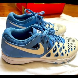UNC Chapel Hill Nike Train Speed 4 unisex shoes